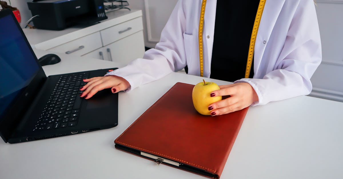 What is the Difference Between a Dietician and a Nutritionist? Uncover the Key Distinctions